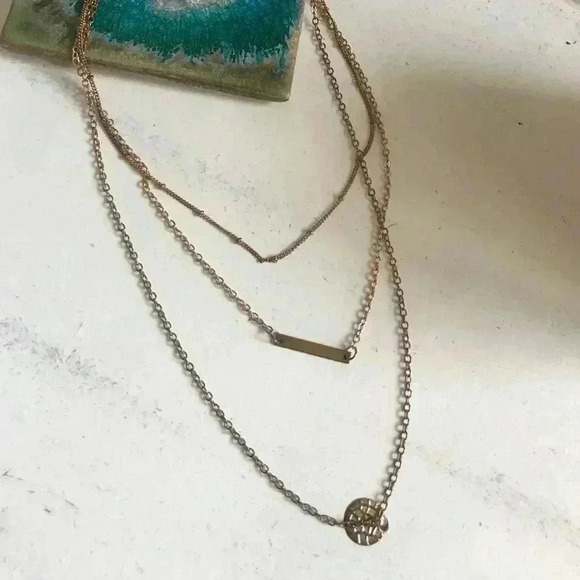 Delicate Gold Chain Layered Necklace - Picture 2 of 4